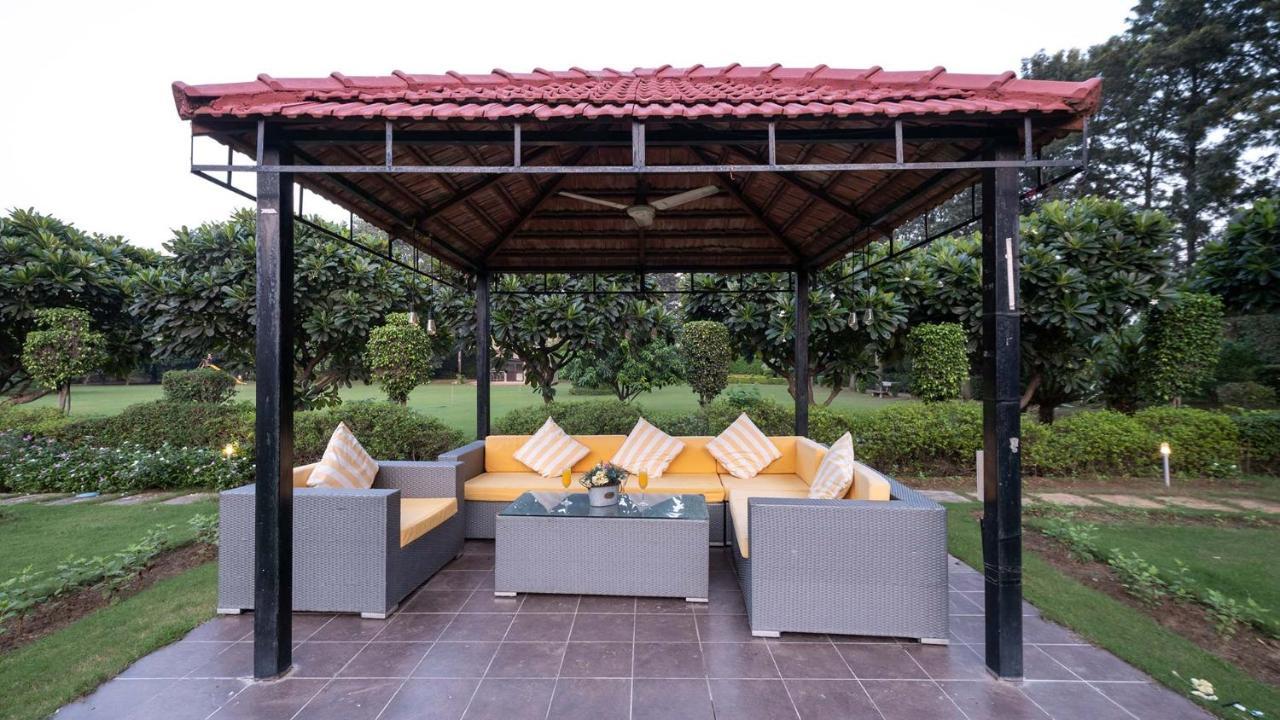 Stayvista At The Banyan Abode With Pool Table, Pet Friendly & Outdoor Pool Manesar Exterior photo