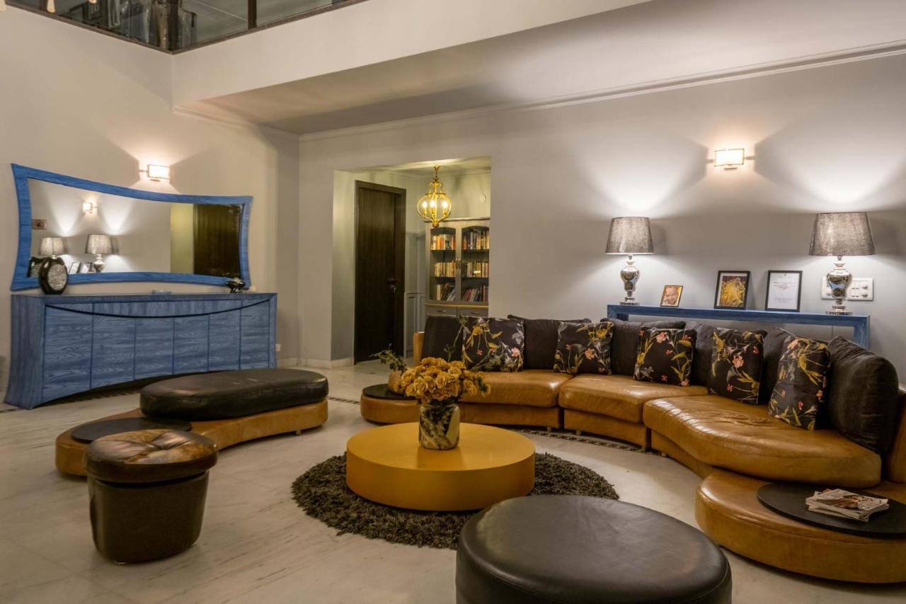 Stayvista At The Banyan Abode With Pool Table, Pet Friendly & Outdoor Pool Manesar Exterior photo