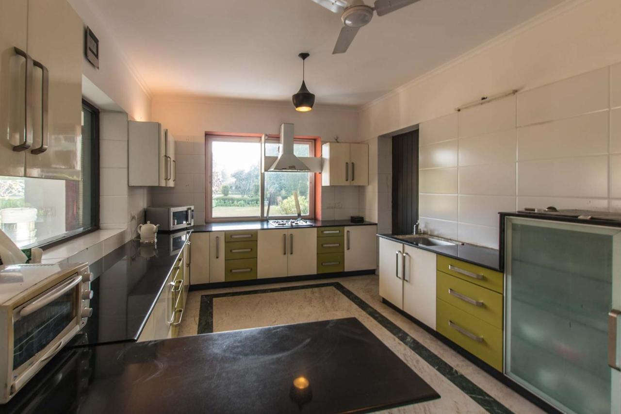 Stayvista At The Banyan Abode With Pool Table, Pet Friendly & Outdoor Pool Manesar Exterior photo