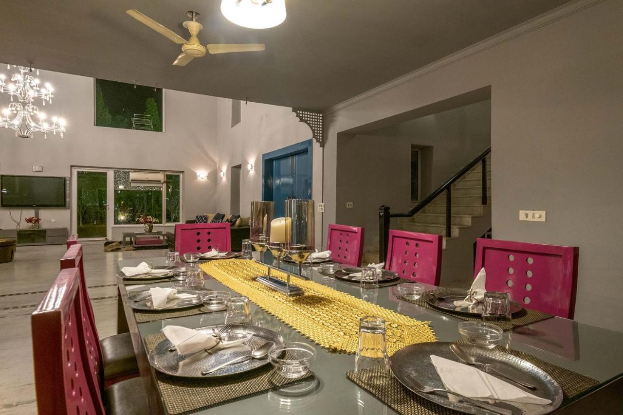 Stayvista At The Banyan Abode With Pool Table, Pet Friendly & Outdoor Pool Manesar Exterior photo
